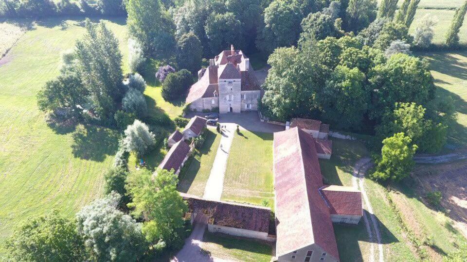 Chateau De Vesset Treteau ภายนอก รูปภาพ